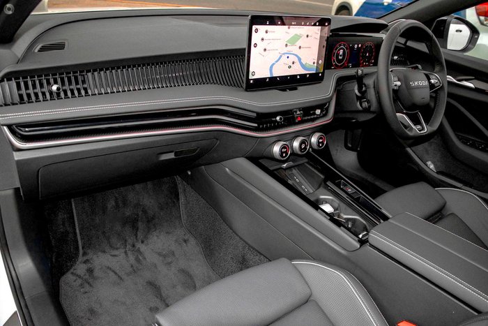 2026 SKODA Superb 195TSI Sportline