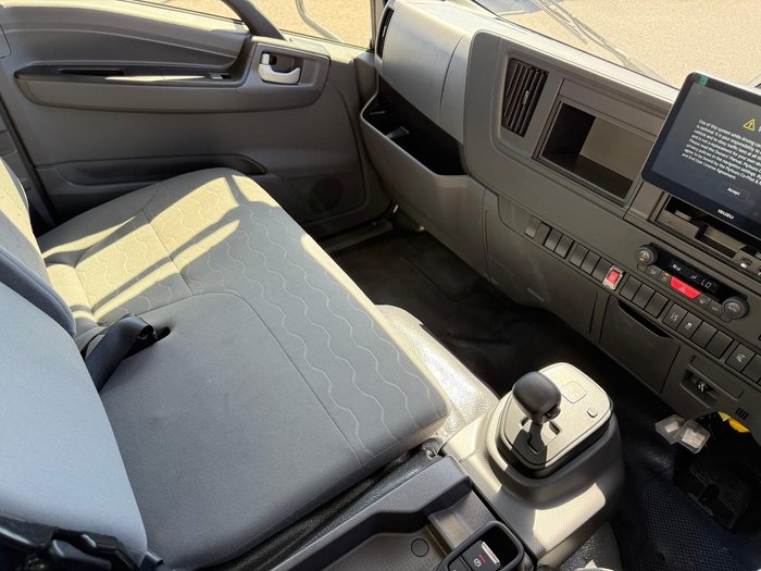 2026 Isuzu N Series NQR 88/80-190 AM D42, AUTO, 8 PALLET FREIGHT PACK