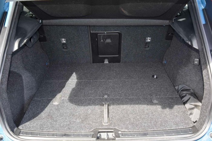 2023 Volvo XC40 Ultimate B4 Bright