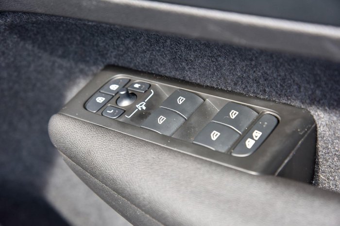 2023 Volvo XC40 Ultimate B4 Bright