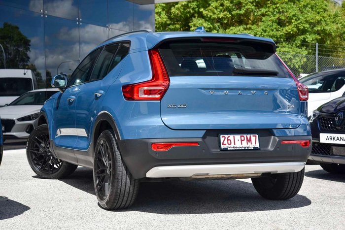 2023 Volvo XC40 Ultimate B4 Bright