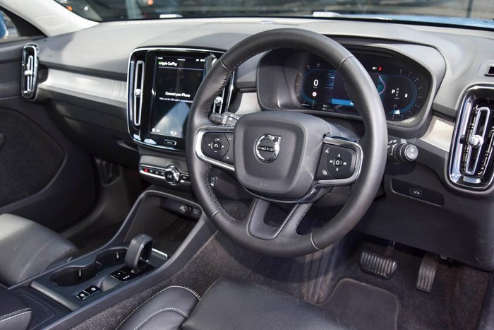 2023 Volvo XC40 Ultimate B4 Bright