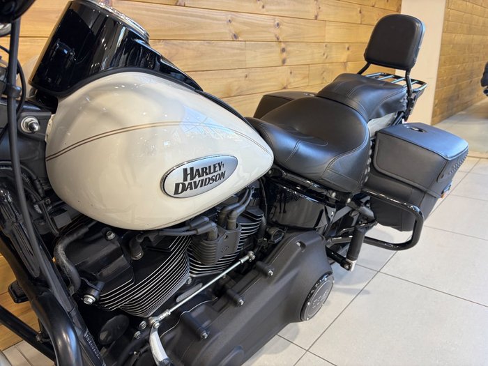 2022 HARLEY-DAVIDSON FLHCS HERITAGE CLASSIC 114