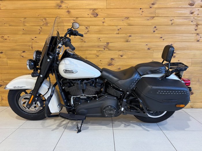 2022 HARLEY-DAVIDSON FLHCS HERITAGE CLASSIC 114