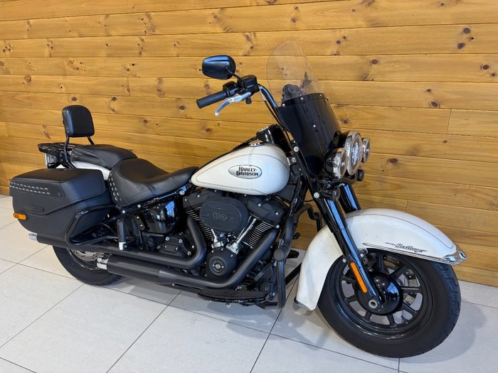 2022 HARLEY-DAVIDSON FLHCS HERITAGE CLASSIC 114