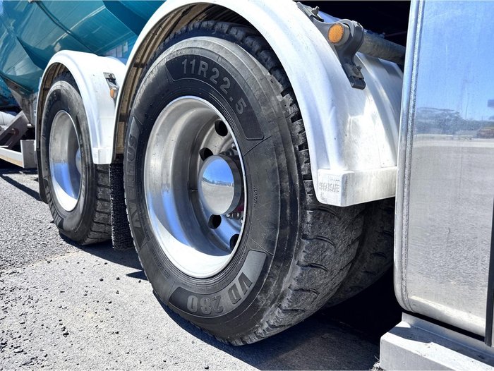 2007 Kenworth Prime Mover K104b