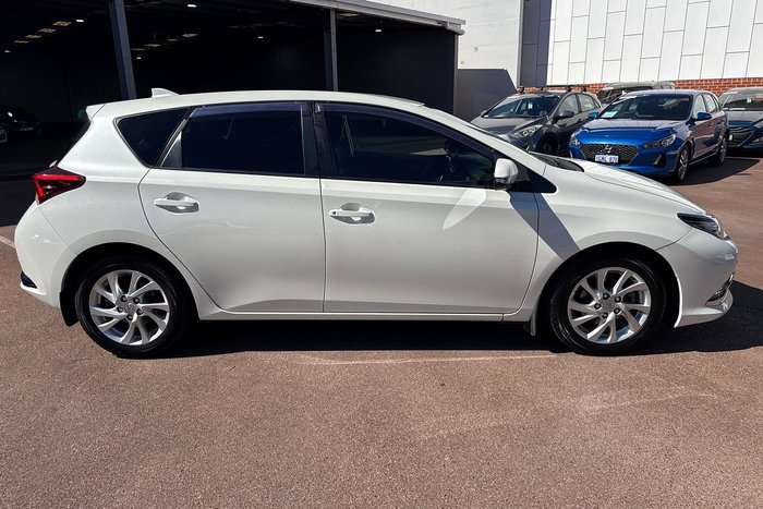 2016 Toyota Corolla Ascent Sport