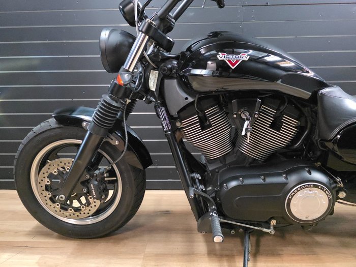 2014 VICTORY JUDGE Black