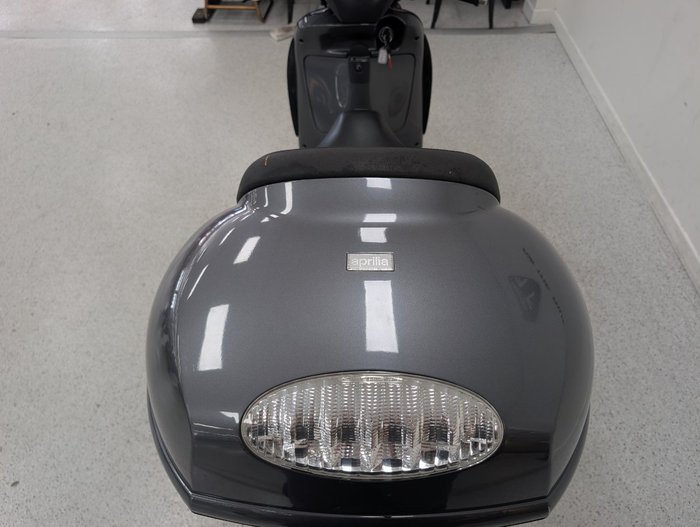 2007 APRILIA SCARABEO 250ie grey