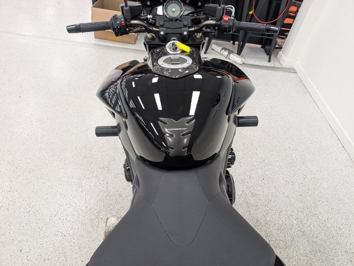 Suzuki 2010 SUZUKI GSX1300BK B-KING Black
