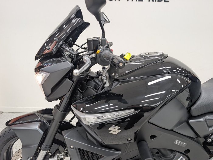 Suzuki 2010 SUZUKI GSX1300BK B-KING Black