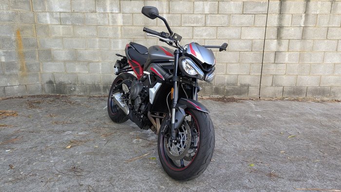 2021 Triumph STREET TRIPLE R Silver