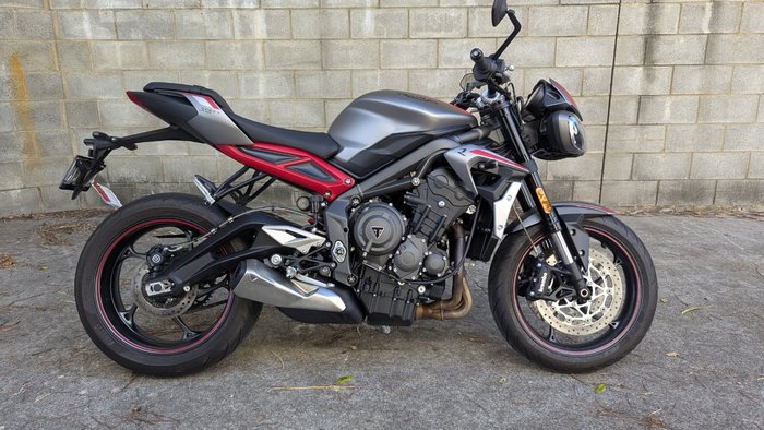 2021 Triumph STREET TRIPLE R Silver