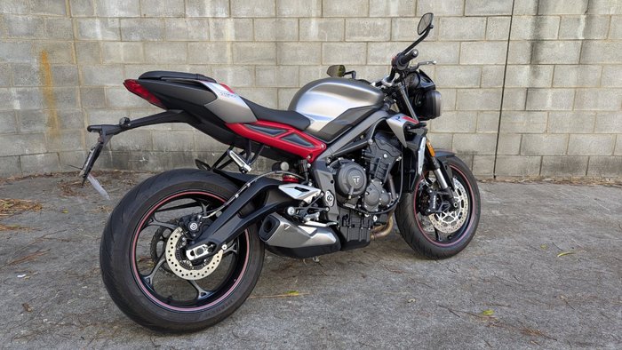 2021 Triumph STREET TRIPLE R Silver