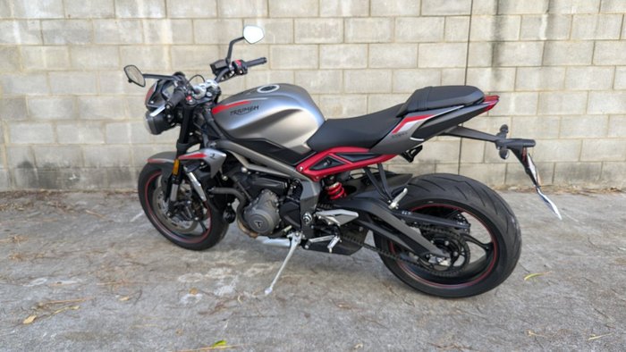 2021 Triumph STREET TRIPLE R Silver
