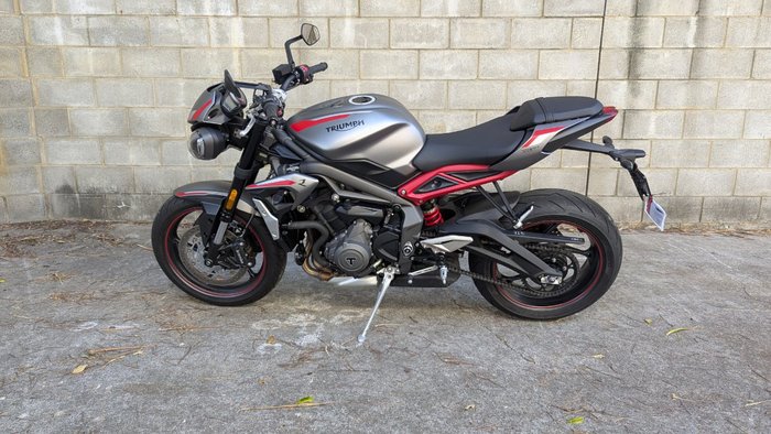 2021 Triumph STREET TRIPLE R Silver