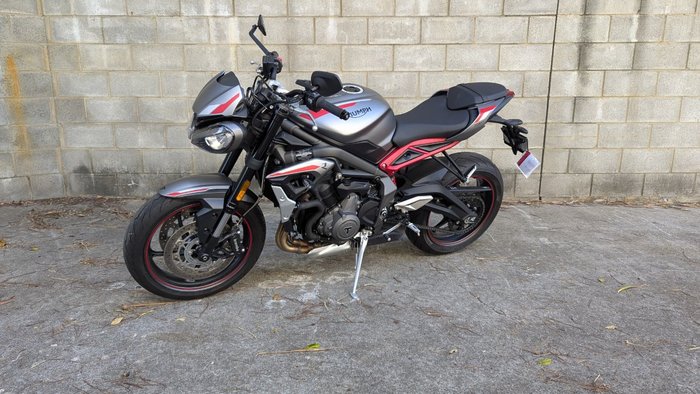 2021 Triumph STREET TRIPLE R Silver