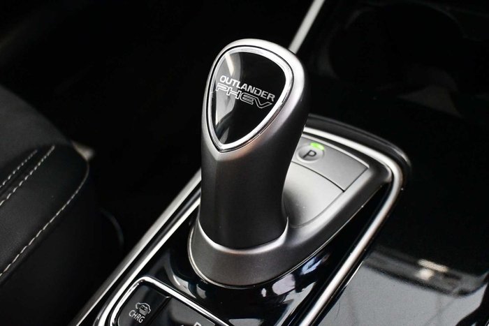 2018 Mitsubishi Outlander PHEV ES ADAS
