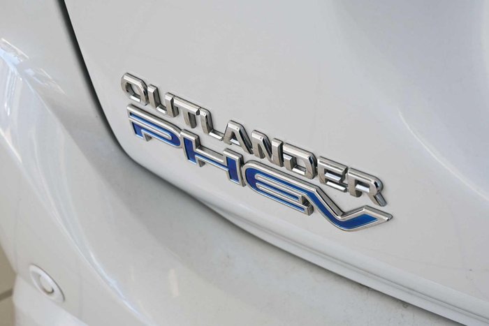 2018 Mitsubishi Outlander PHEV ES ADAS