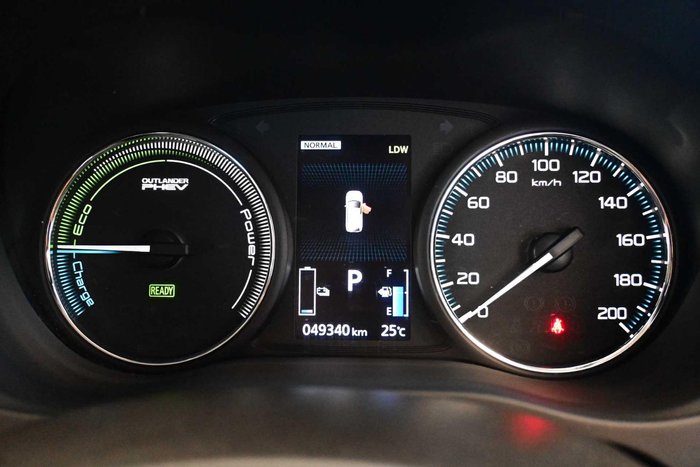 2018 Mitsubishi Outlander PHEV ES ADAS