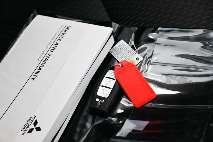 2025 Mitsubishi Outlander LS