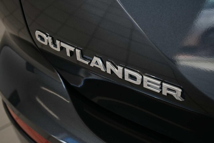 2025 Mitsubishi Outlander LS