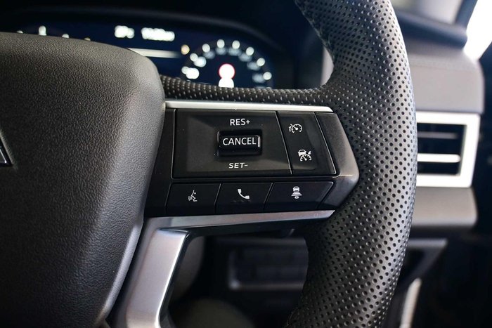 2025 Mitsubishi Outlander LS