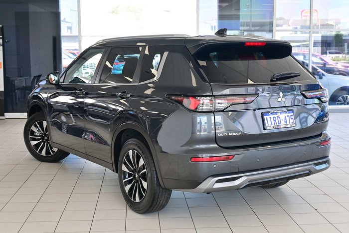 2025 Mitsubishi Outlander LS