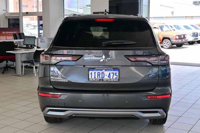 2025 Mitsubishi Outlander LS