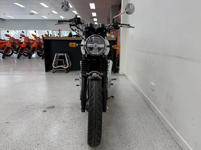 2023 Royal Enfield INTERCEPTOR 650 E5 CUSTOM