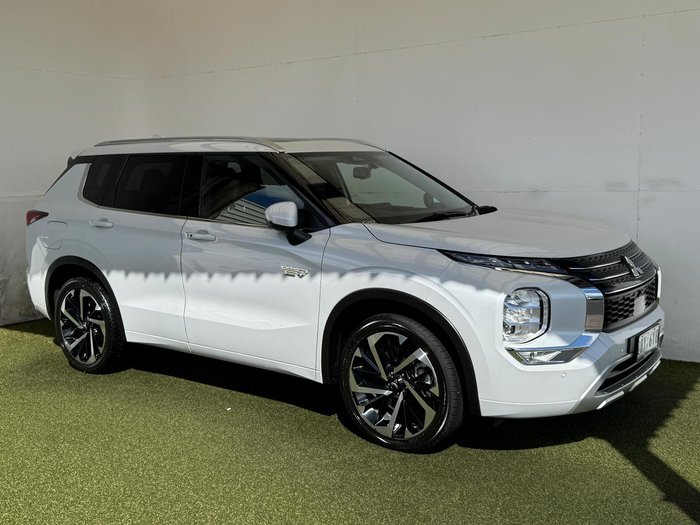 2024 Mitsubishi Outlander PHEV Exceed