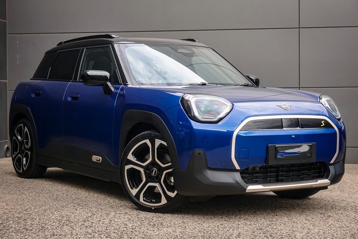 2024 MINI Aceman SE Favoured