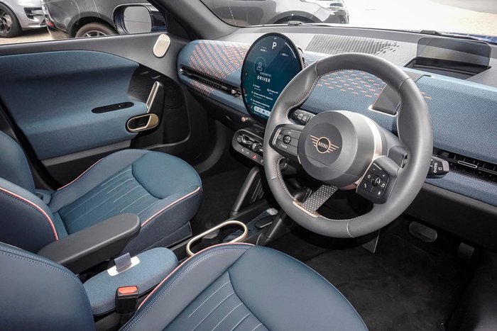 2024 MINI Aceman SE Favoured