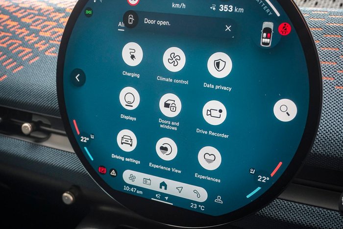 2024 MINI Aceman SE Favoured