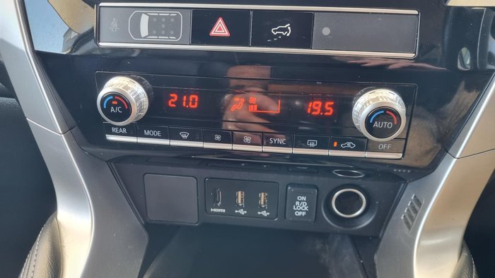 2021 Mitsubishi Pajero Sport GLS