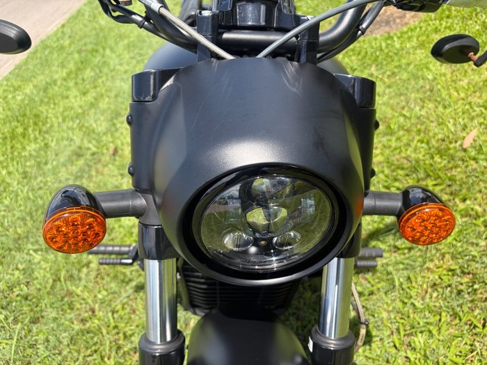 2018 INDIAN SCOUT BOBBER THUNDER BLK SMOKE Black