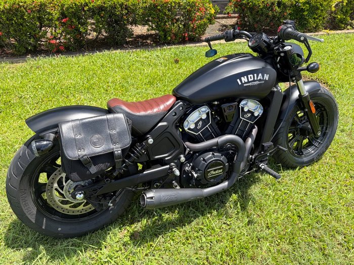 2018 INDIAN SCOUT BOBBER THUNDER BLK SMOKE Black