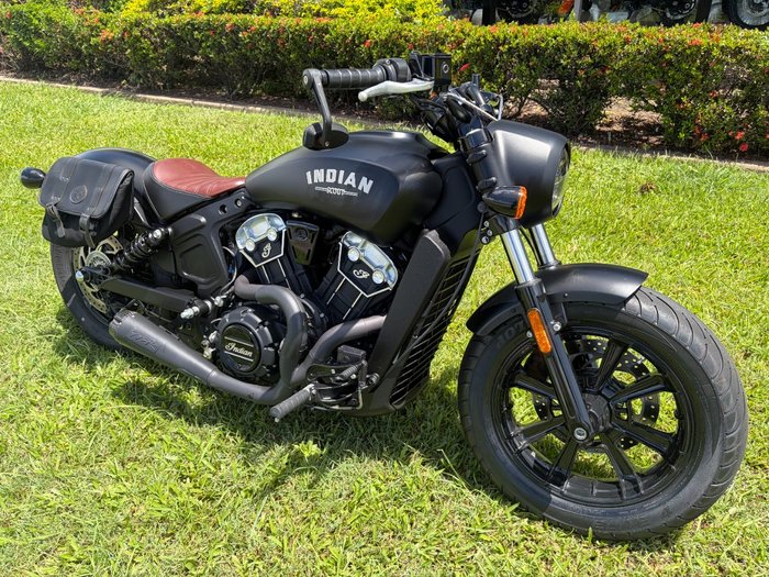 2018 INDIAN SCOUT BOBBER THUNDER BLK SMOKE Black
