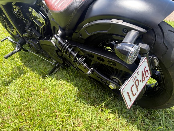 2018 INDIAN SCOUT BOBBER THUNDER BLK SMOKE Black