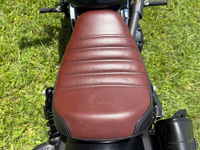 2018 INDIAN SCOUT BOBBER THUNDER BLK SMOKE Black