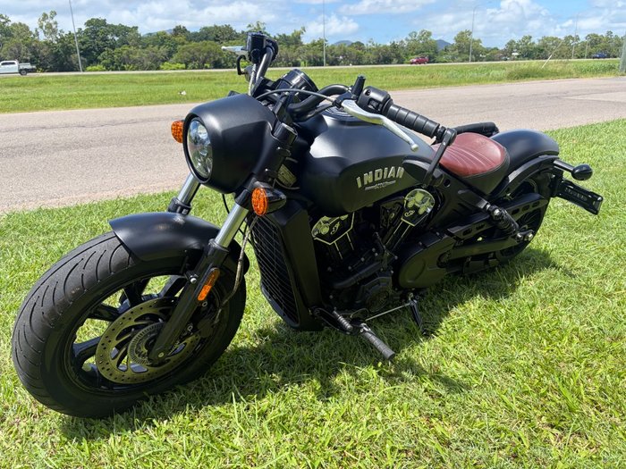 2018 INDIAN SCOUT BOBBER THUNDER BLK SMOKE Black
