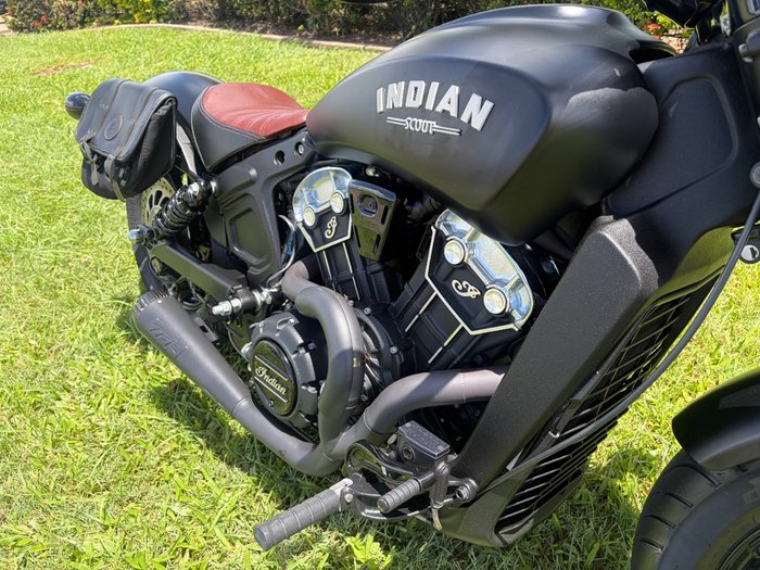 2018 INDIAN SCOUT BOBBER THUNDER BLK SMOKE Black