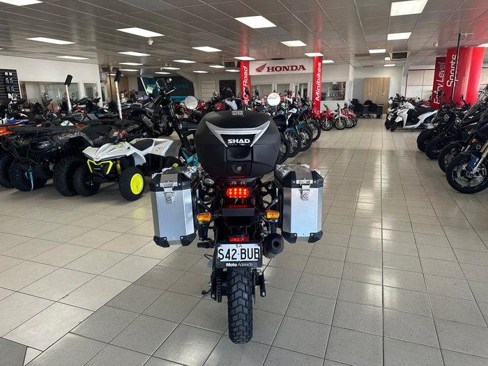 2022 Royal Enfield Himalayan E5 Premium Himalayan Black