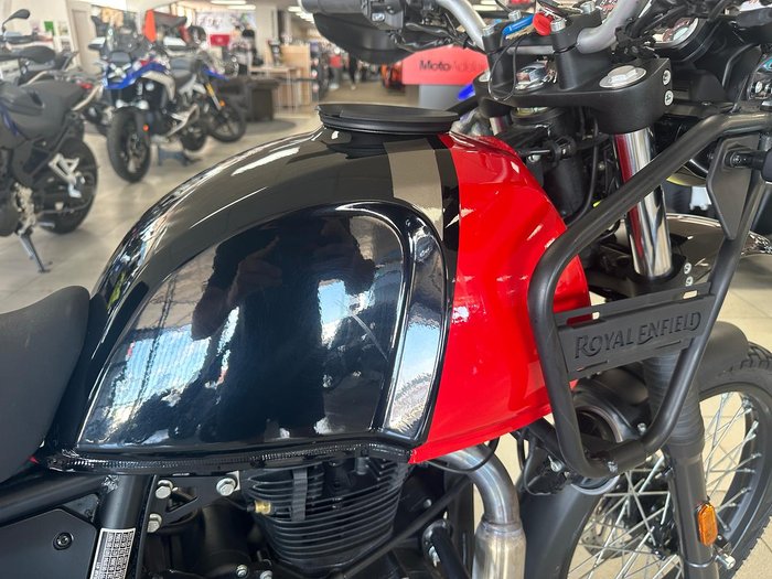 2022 Royal Enfield Himalayan E5 Premium Himalayan Black