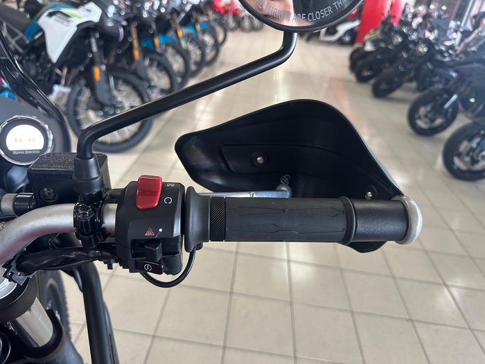 2022 Royal Enfield Himalayan E5 Premium Himalayan Black