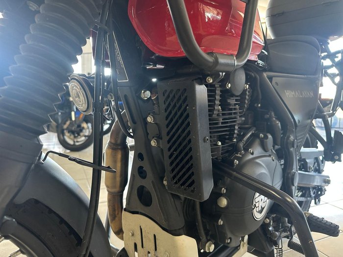 2022 Royal Enfield Himalayan E5 Premium Himalayan Black