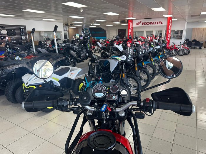 2022 Royal Enfield Himalayan E5 Premium Himalayan Black