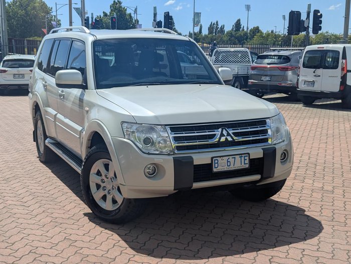 2010 Mitsubishi Pajero Platinum NT MY10 4X4 White Pearl