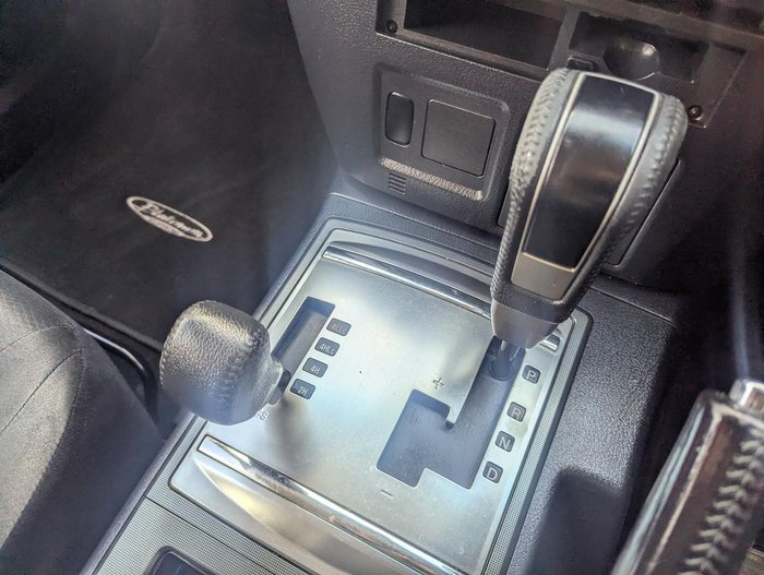 2010 Mitsubishi Pajero Platinum NT MY10 4X4 White Pearl