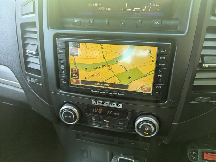 2010 Mitsubishi Pajero Platinum NT MY10 4X4 White Pearl